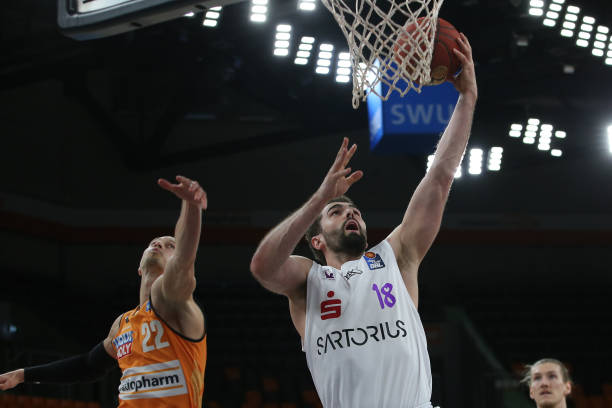 那不勒斯官 那不勒斯官